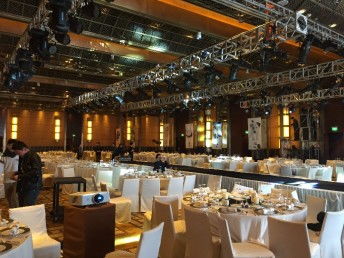 光影流转间的时尚盛宴 上海服装发布会策划与专业搭建服务全览